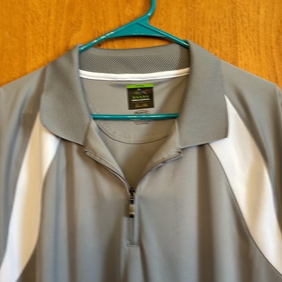 Like New ⛳️Greg Norman the Shark gray and white golf polo size XXL⛳️ - Picture 2 of 7